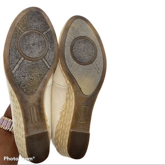 St. John’s Bay Women’s Cream Canvas Slip On Peep Toe Espadrille Wedge Flats 8 - Picture 9 of 14
